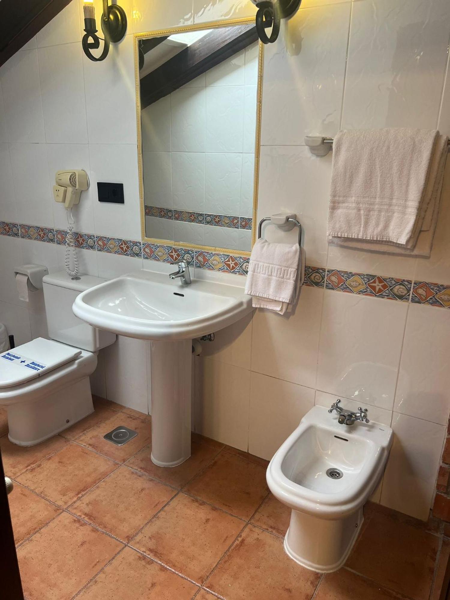 Hotel El Bricial Soto De Cangas Luaran gambar
